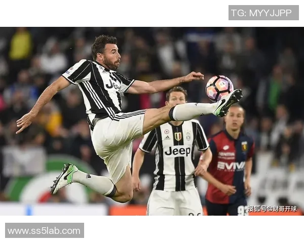 世界杯精彩对决波尔图与尤文图斯战成平局神扑瞬间引发全场热潮