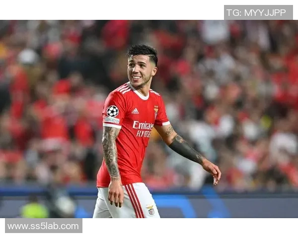 中超激战切尔西与本菲卡握手言和精彩瞬间引发全场热烈反响