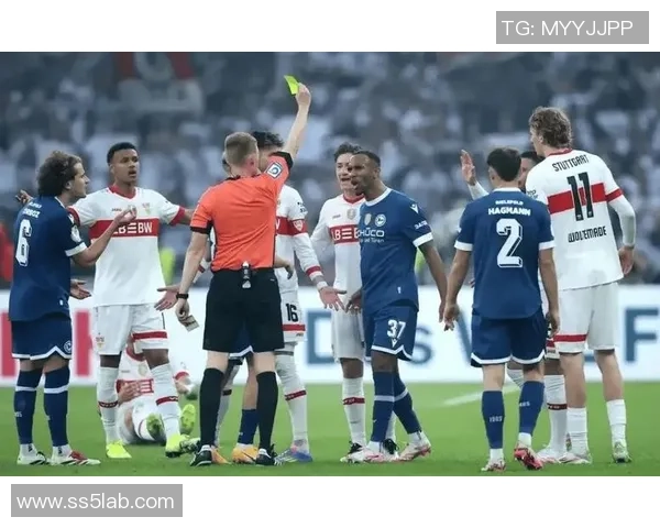 欧联杯焦点战：里昂与本菲卡激战成平局全场沸腾瞬间回顾