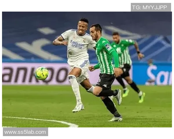 中超精彩对决那不勒斯逆转切尔西绝杀瞬间引发全场狂欢 中超精彩对决那不勒斯逆转切尔西绝杀瞬间引发全场狂欢