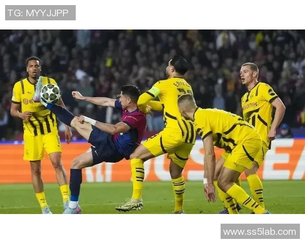 德甲精彩对决巴萨4-0大胜利物浦绝杀时刻引全场狂欢