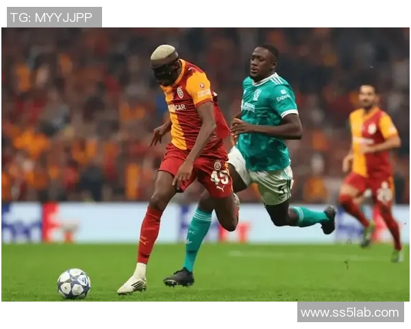 欧冠激战：里昂逆转利物浦4-3全场沸腾瞬间回顾与分析